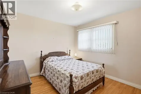 18 Pleasant Avenue Stoney Creek ON L8G 2L2