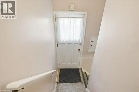 18 Pleasant Avenue Stoney Creek ON L8G 2L2