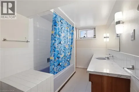 18 Pleasant Avenue Stoney Creek ON L8G 2L2