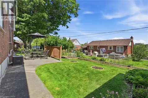 18 Pleasant Avenue Stoney Creek ON L8G 2L2