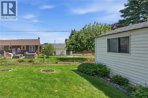 18 Pleasant Avenue Stoney Creek ON L8G 2L2