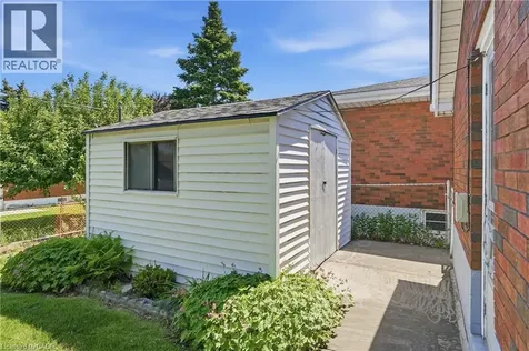 18 Pleasant Avenue Stoney Creek ON L8G 2L2