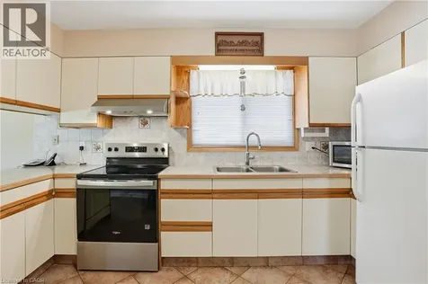 18 Pleasant Avenue Stoney Creek ON L8G 2L2