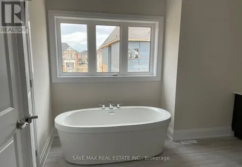 68 Stowmarket Street Caledon ON L7C 3Y5