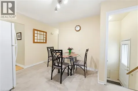 28 Ridgewood Drive Brantford ON N3R 1A3