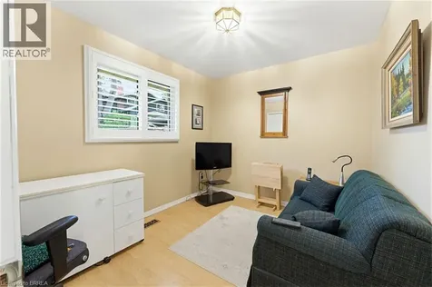 28 Ridgewood Drive Brantford ON N3R 1A3