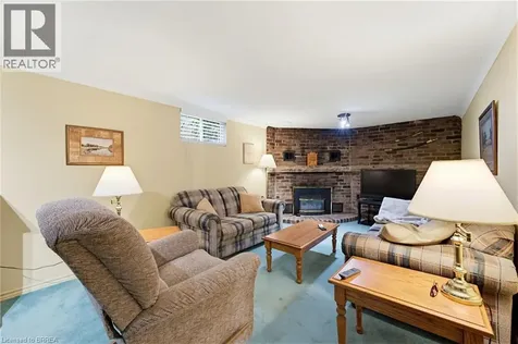 28 Ridgewood Drive Brantford ON N3R 1A3