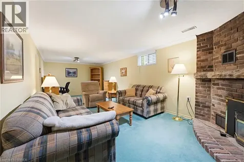 28 Ridgewood Drive Brantford ON N3R 1A3