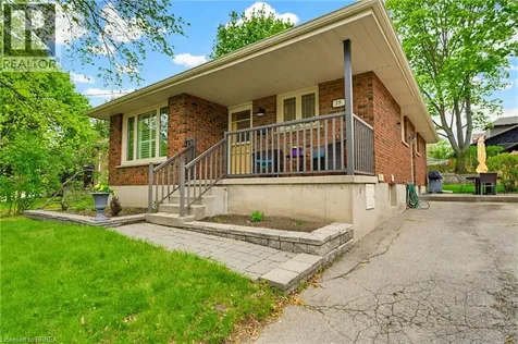 28 Ridgewood Drive Brantford ON N3R 1A3