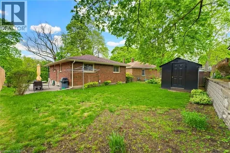 28 Ridgewood Drive Brantford ON N3R 1A3
