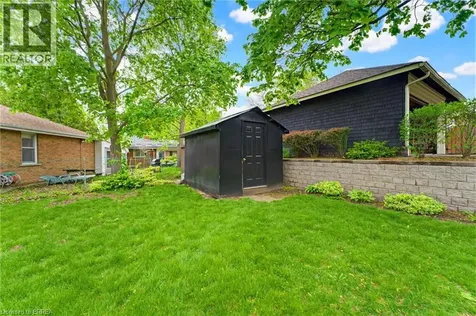 28 Ridgewood Drive Brantford ON N3R 1A3