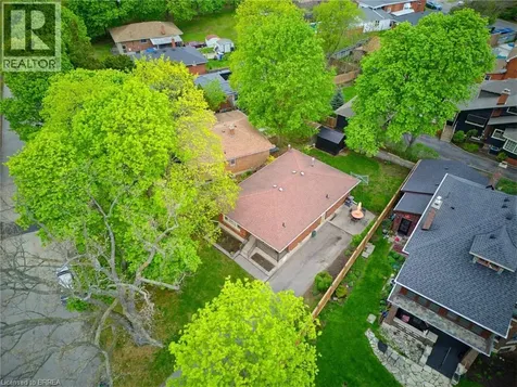 28 Ridgewood Drive Brantford ON N3R 1A3