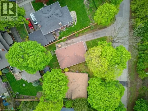 28 Ridgewood Drive Brantford ON N3R 1A3