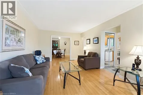 28 Ridgewood Drive Brantford ON N3R 1A3