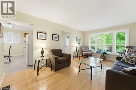 28 Ridgewood Drive Brantford ON N3R 1A3