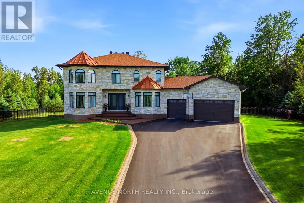 699 Ballycastle Crescent Ottawa ON K1X 0A4