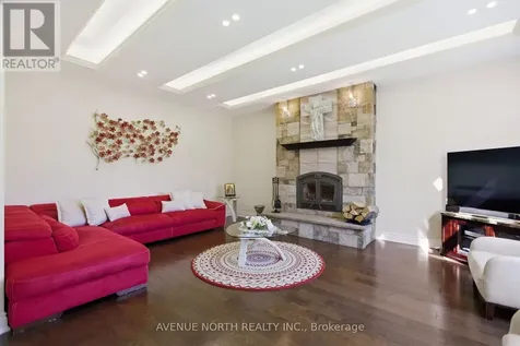 699 Ballycastle Crescent Ottawa ON K1X 0A4