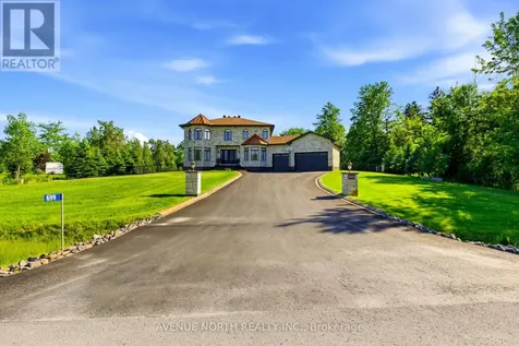 699 Ballycastle Crescent Ottawa ON K1X 0A4