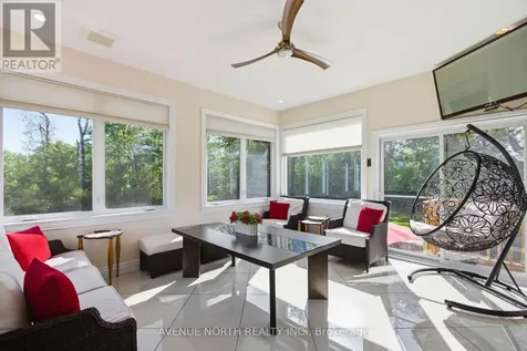 699 Ballycastle Crescent Ottawa ON K1X 0A4