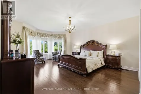 699 Ballycastle Crescent Ottawa ON K1X 0A4