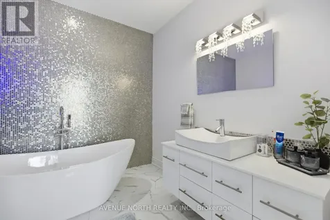 699 Ballycastle Crescent Ottawa ON K1X 0A4