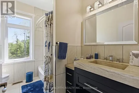 699 Ballycastle Crescent Ottawa ON K1X 0A4