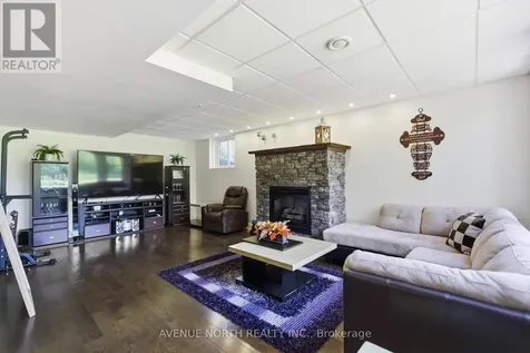 699 Ballycastle Crescent Ottawa ON K1X 0A4