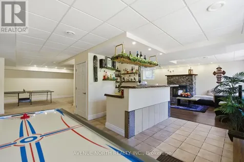 699 Ballycastle Crescent Ottawa ON K1X 0A4