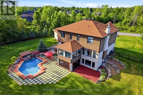 699 Ballycastle Crescent Ottawa ON K1X 0A4