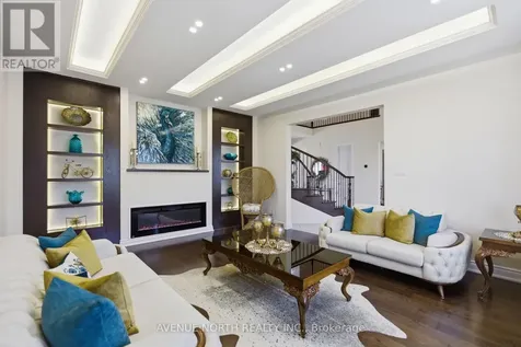 699 Ballycastle Crescent Ottawa ON K1X 0A4