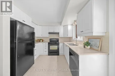 72 Greenfield Avenue Ottawa ON K1S 0X7