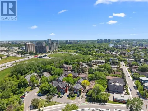 72 Greenfield Avenue Ottawa ON K1S 0X7