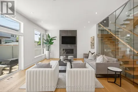 102 Granton Avenue Ottawa ON K2G 1X5
