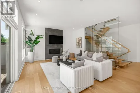 102 Granton Avenue Ottawa ON K2G 1X5