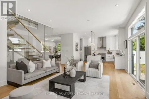 102 Granton Avenue Ottawa ON K2G 1X5