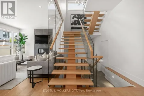 102 Granton Avenue Ottawa ON K2G 1X5