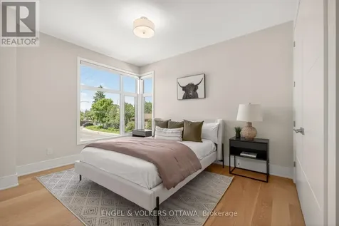 102 Granton Avenue Ottawa ON K2G 1X5