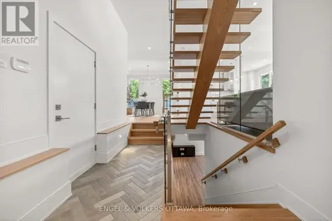 102 Granton Avenue Ottawa ON K2G 1X5