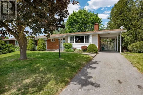 53 Farlane Boulevard Ottawa ON K2E 5H3