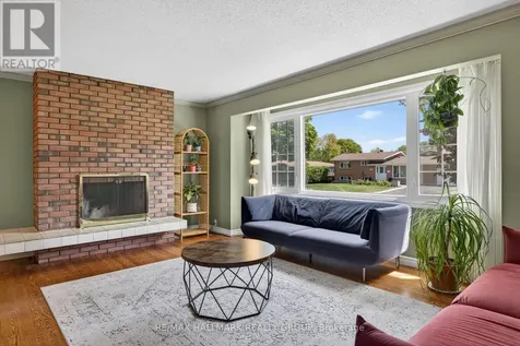 53 Farlane Boulevard Ottawa ON K2E 5H3