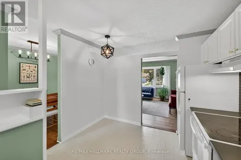 53 Farlane Boulevard Ottawa ON K2E 5H3