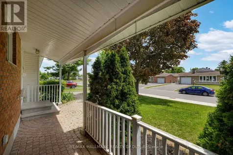 53 Farlane Boulevard Ottawa ON K2E 5H3