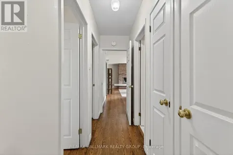 53 Farlane Boulevard Ottawa ON K2E 5H3