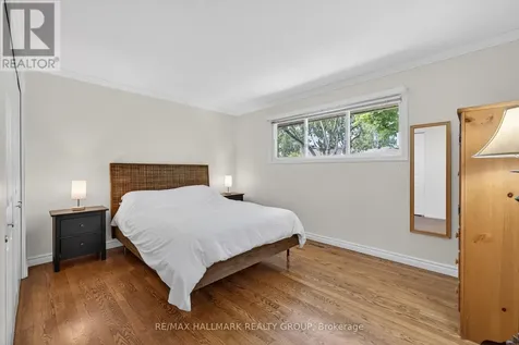 53 Farlane Boulevard Ottawa ON K2E 5H3