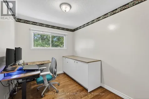 53 Farlane Boulevard Ottawa ON K2E 5H3