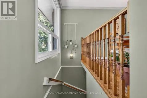 53 Farlane Boulevard Ottawa ON K2E 5H3