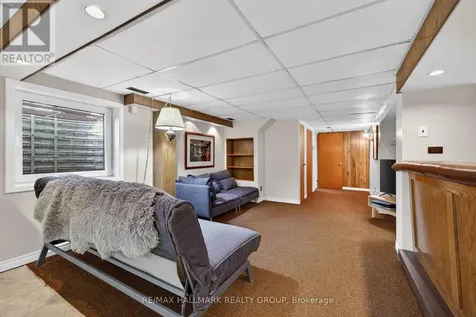 53 Farlane Boulevard Ottawa ON K2E 5H3