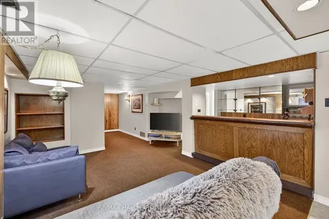 53 Farlane Boulevard Ottawa ON K2E 5H3