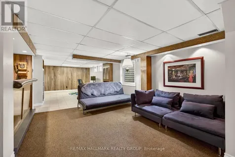 53 Farlane Boulevard Ottawa ON K2E 5H3