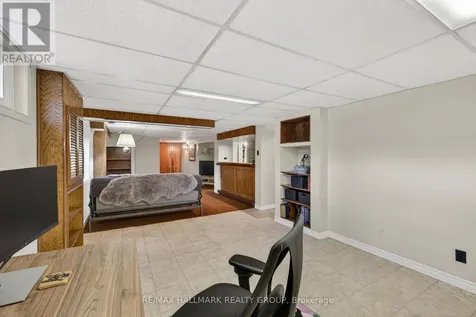 53 Farlane Boulevard Ottawa ON K2E 5H3